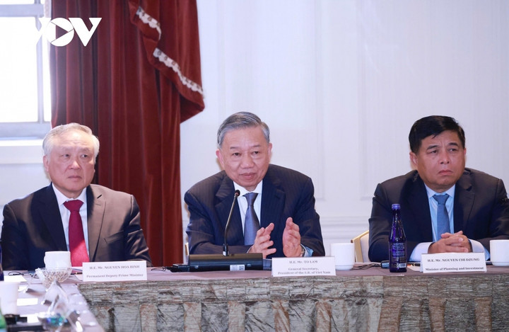 Tổng Bí thư, Chủ tịch nước Tô Lâm phát biểu tại Tọa đàm Tăng cường hợp tác Việt Nam - Mỹ trong phát triển ngành công nghiệp bán dẫn và trí tuệ nhân tạo.