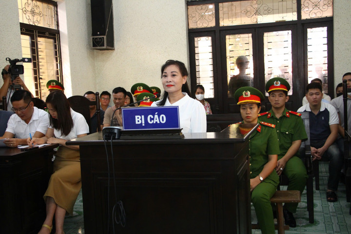 Bị cáo Nguyễn Thị Tin tại toà.