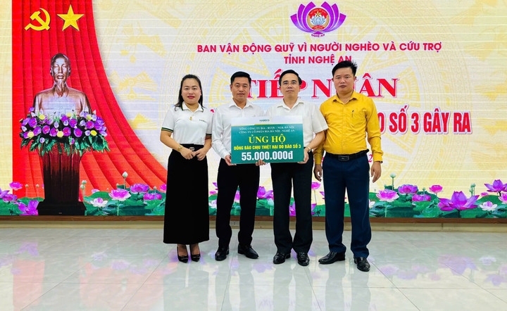 Công ty cổ phần Bia Hà Nội - Nghệ An ủng hộ đồng bào thông qua Uỷ ban Mặt trận tổ quốc Việt Nam - tỉnh Nghệ An.