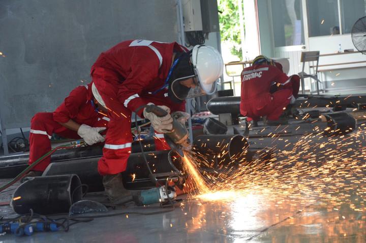 Thí sinh thực hiện bài thi.