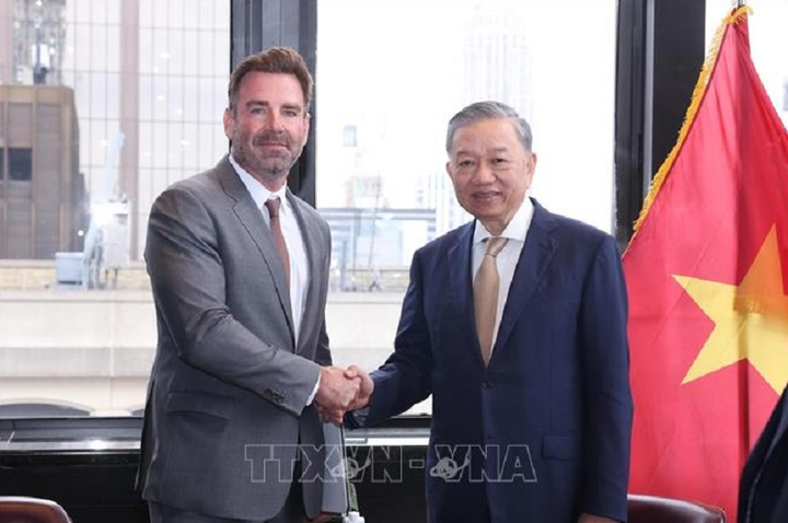 Tổng Bí thư, Chủ tịch nước Tô Lâm tiếp Phó Chủ tịch phụ trách quan hệ Chính phủ toàn cầu của Tập đoàn Apple, ông Nick Ammann. (Ảnh: Lâm Khánh/TTXVN)