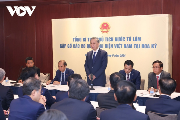 Tổng Bí thư, Chủ tịch nước gặp gỡ cán bộ cơ quan đại diện Việt Nam tại Mỹ.