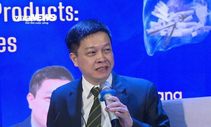 Giáo sư Hoàng Văn Minh, Hiệu trưởng Trường Đại học Y tế công cộng. (Ảnh: Như Loan)
