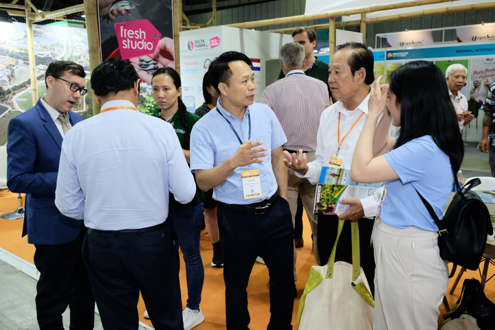 Một trong những ưu tiên hàng đầu để xanh hóa ngành chăn nuôi là tăng cường hợp tác quốc tế và chuyển giao công nghệ. (Ảnh: Đại Việt)