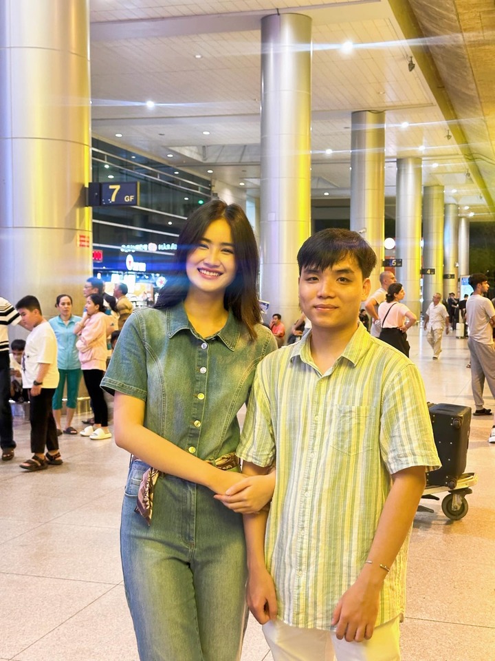 Hoa hậu Ý Nhi lên tiếng về tin đồn chia tay bạn trai.