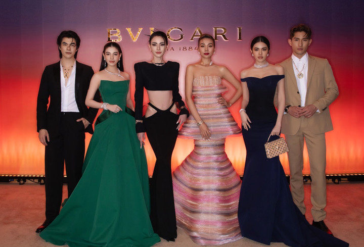 Thanh Hằng đọ sắc cùng dàn sao châu Á.