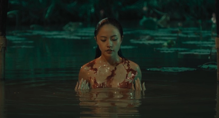 Cánh nóng của Rima Thanh Vy trong phim.