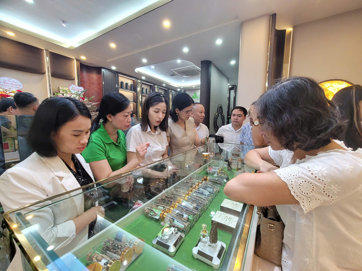 Những sản phầm trầm hương cấy tạo từ công nghệ sinh học tiên phong tại Việt Nam - 2