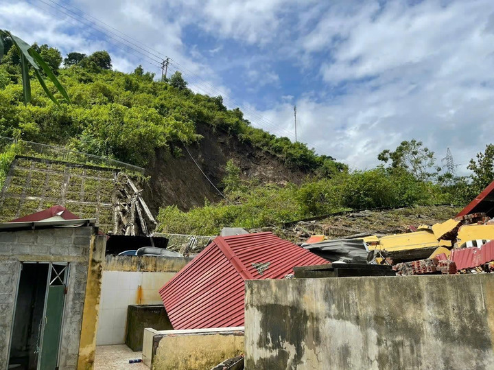 Khu bán trú của trường THCS & THPT Bát Xát (Lào Cai) bị phá hủy hoàn toàn sau bão Yagi.