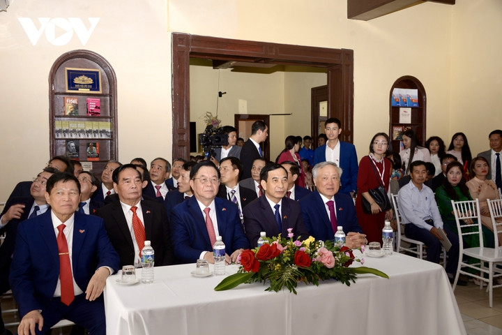 Các đại biểu tại sự kiện.