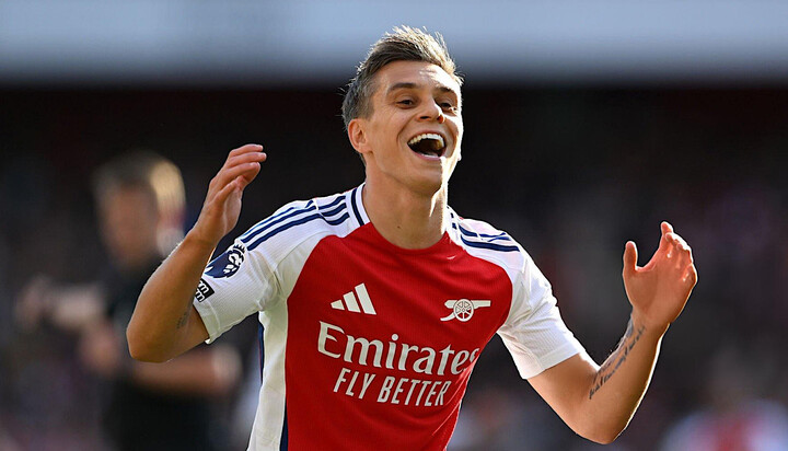 Trossard ghi bàn giúp Arsenal có được chiến thắng.