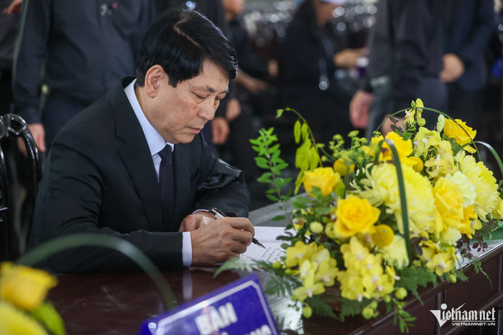 Thường trực Ban Bí thư Lương Cường viếng Phu nhân Đại tướng Võ Nguyên Giáp - 9