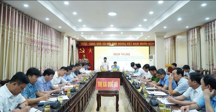 Thị xã Quế Võ đã báo cáo tình hình thực hiện công tác GPMB dự án đầu tư xây dựng đường Vành đai 4 – vùng Thủ đô. (Ảnh: quevo.bacninh.gov.vn)