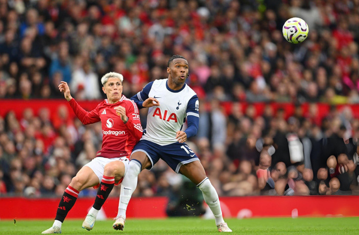 Man Utd để thua Tottenham.