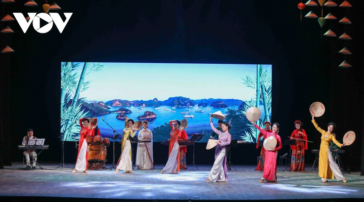 Các tiết mục văn nghệ được trình diễn tại Ngày văn hóa Việt Nam ở Mông Cổ.