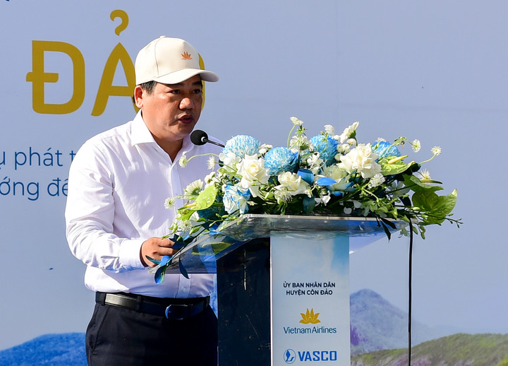 Ông Trần Thanh Huyền, Uỷ viên Ban Thường vụ Huyện uỷ, Phó Chủ tịch Uỷ ban nhân dân huyện Côn Đảo.