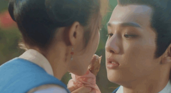 Cảnh hôn vô lý trong phim Trung Quốc - 5