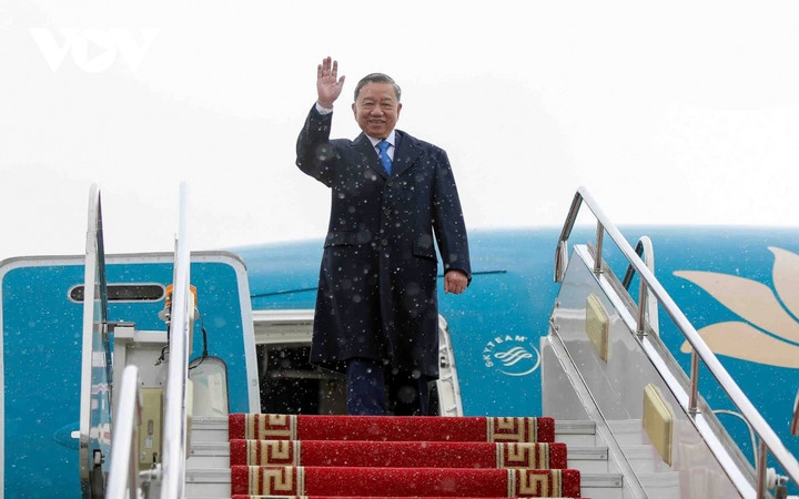 Tổng Bí thư, Chủ tịch nước Tô Lâm đến Thủ đô Ulan Bator hôm 30/9 (giờ địa phương).