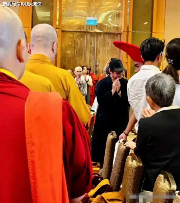 Lý Liên Kiệt được bắt gặp tu hành tại ngôi chùa ở Nepal.