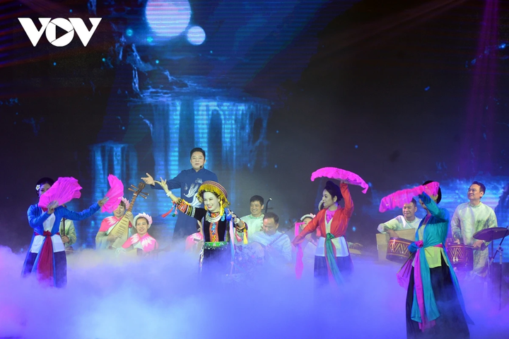 Giao lưu Tiếng hát hữu nghị Việt - Trung: Sợi dây tình thân gắn kết 2 nước - 13