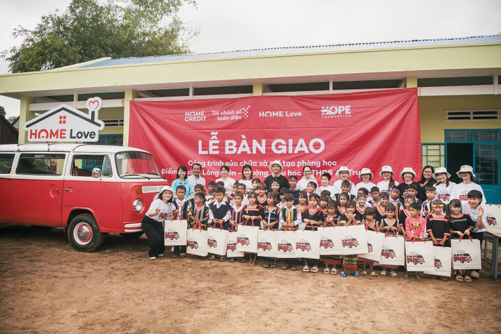 Home Love tiếp thêm hành trang cùng các em nhỏ đón chào năm học mới.