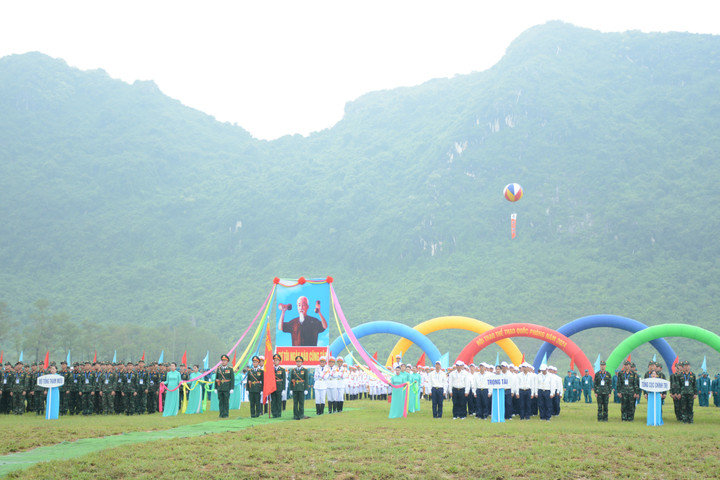 Hội thao Thể thao quốc phòng 2024 thu hút 2.688 huấn luyện viên, vận động viên thuộc 43 cơ quan, đơn vị trong toàn quân tham gia thi đấu 12 môn. (Ảnh: Hữu Trường)