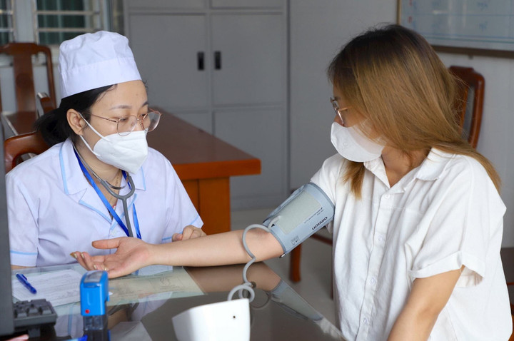 Luân chuyển công tác giúp giải bài toán thiếu y bác sĩ ở trạm y tế xã. (Ảnh minh hoạ: H.D)