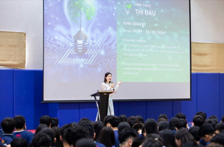 TS. Lê Thái Hà - Giám đốc Điều hành Quỹ Vì tương lai xanh, đại diện Ban tổ chức - chia sẻ về cuộc thi Tiếng nói Xanh mùa 2 tại Trường liên cấp Vinschool Ocean Park - ngôi trường có lượng thí sinh tham gia đông đảo nhất ở cuộc thi Tiếng nói Xanh mùa 1.