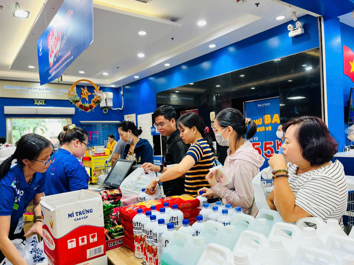 Hơn 100 thương hiệu Việt được giới thiệu và khuyến mãi đậm.