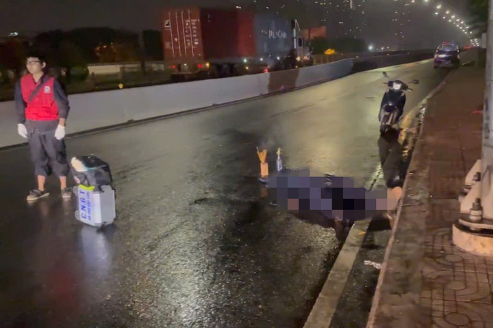 Người phụ nữ tử vong tại khu vực chân cầu Sài Gòn.