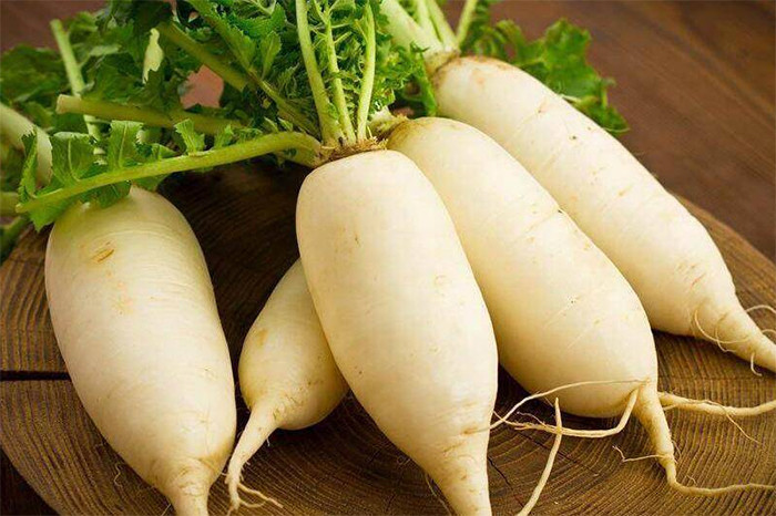 Cách chọn củ cải ngon: Chọn củ cải ít rễ và đuôi nhỏ. (Ảnh: Sohu)