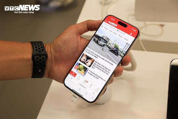 Chiếc iPhone ra đời, đi kèm hàng loạt những tính năng đồng bộ cho những thiết bị trong hệ sinh thái của Apple.