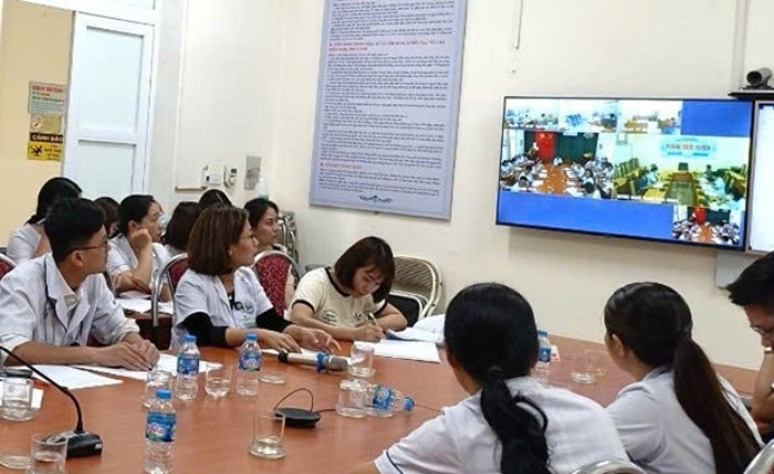 Trung tâm Y tế thành phố Hòa Bình được chuyển giao kỹ thuật từ xa của Bệnh viện Đa khoa tỉnh. (Ảnh: Báo Hoà Bình)