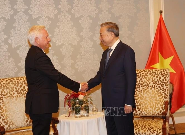 Ông Patrick MC Killeni mong muốn tiếp tục nhận được sự hỗ trợ của các bộ, ban, ngành Việt Nam trong thời gian tới. (Ảnh: TTXVN)