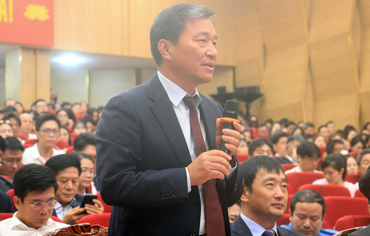 Lãnh đạo các doanh nghiệp FDI phát biểu ý kiến.