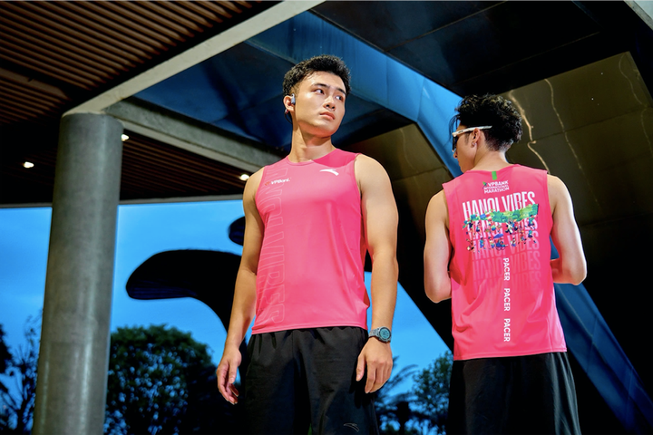 Áo dành cho pacer sử dụng chất liệu độc quyền cao cấp đến từ thương hiệu ANTA.