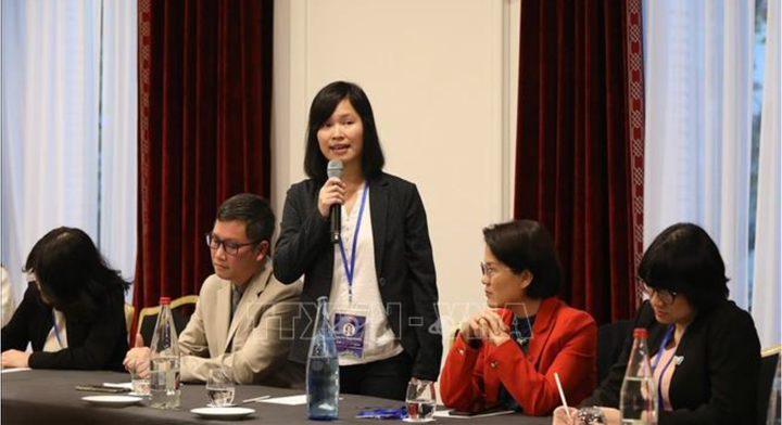 Tiến sĩ Nguyễn Thanh Phương, kiều bào Luxembourg phát biểu. Ảnh: Trí Dũng/TTXVN