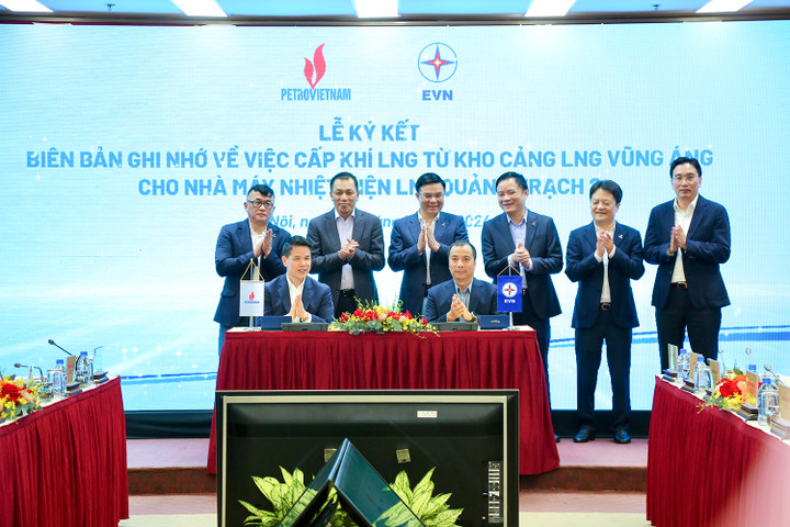 PV GAS và EVN ký kết biên bản ghi nhớ cung cấp LNG cho dự án NMNĐ Quảng Trạch II.
