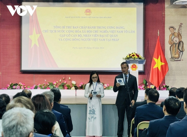 Ông Vương Hữu Nhân, Chủ tịch Hội người Việt Nam tại Pháp bày tỏ tự hào là thành viên của Hội người Việt Nam tại Pháp. (Ảnh: Anh Tuấn/VOV)