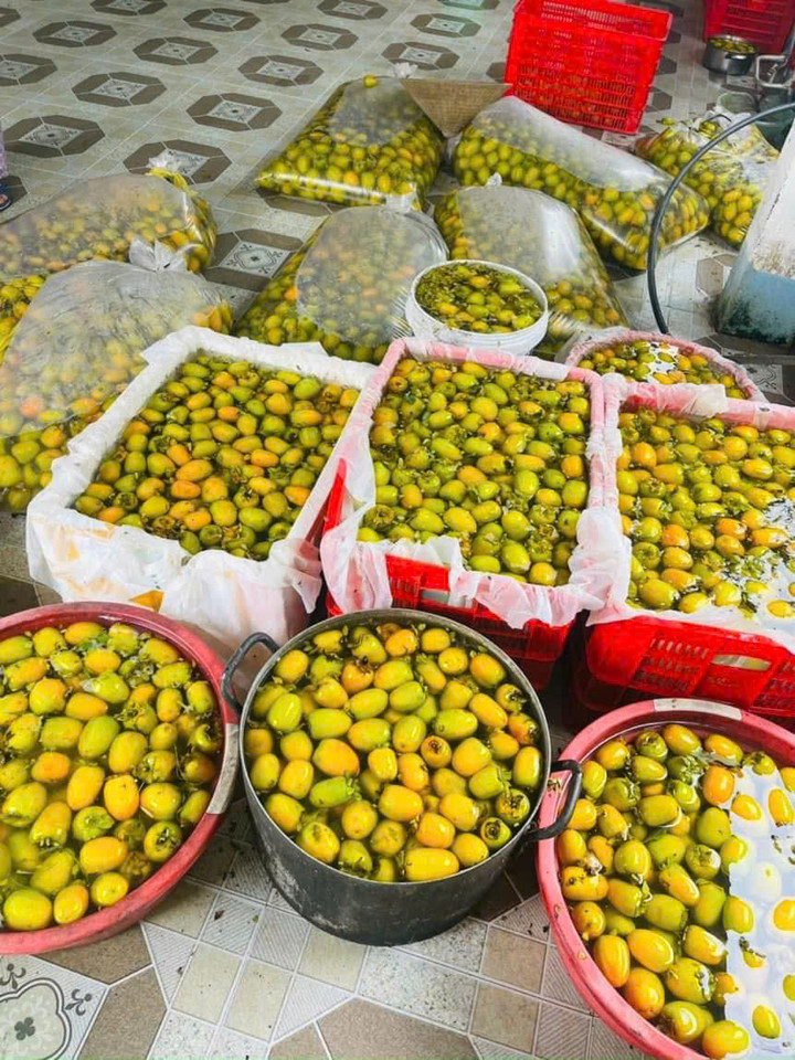 Người dân ngâm hồng bằng nước sạch, hoàn toàn không sử dụng hóa chất.