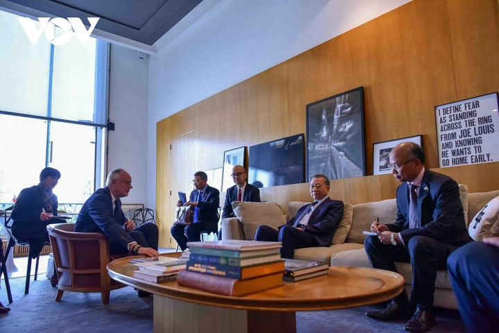 Tổng Bí thư, Chủ tịch nước Tô Lâm gặp làm việc với Thị trưởng thành phố Le Havre Edouard Philippe.