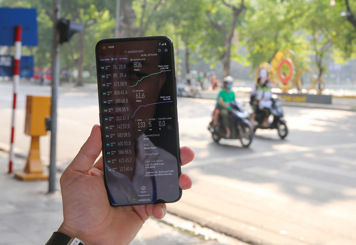 5G tốc độ đã có phép người dân sử dụng tại 1 số địa điểm. (Ảnh: Minh Sơn)