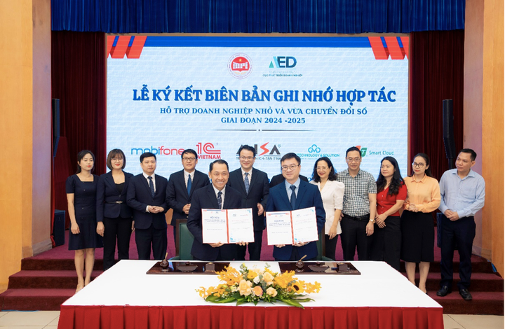 MobiFone ký hợp tác thúc đẩy chuyển đổi số doanh nghiệp nhỏ và vừa tại Việt Nam - 1