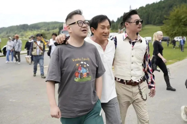 Hình ảnh Thành Long tại phim trường.