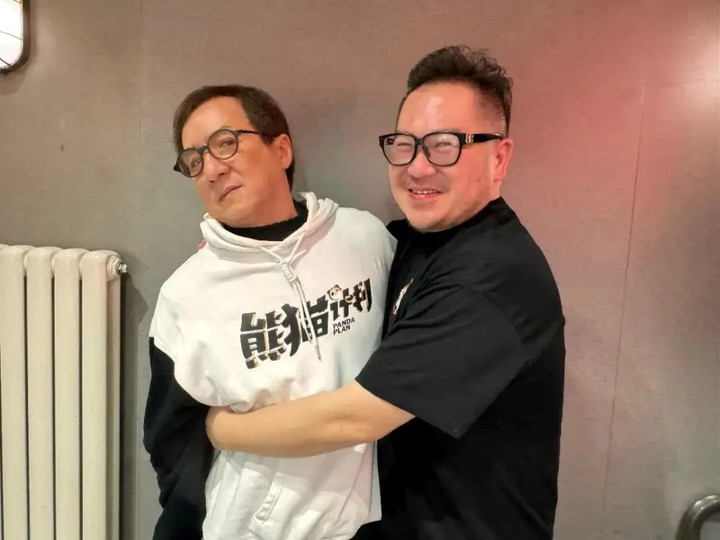 Thành Long được người trong giới kính nể và ngưỡng mộ.