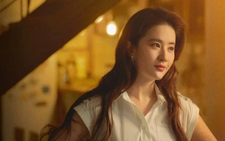 Lưu Diệc Phi trong Câu chuyện hoa hồng.