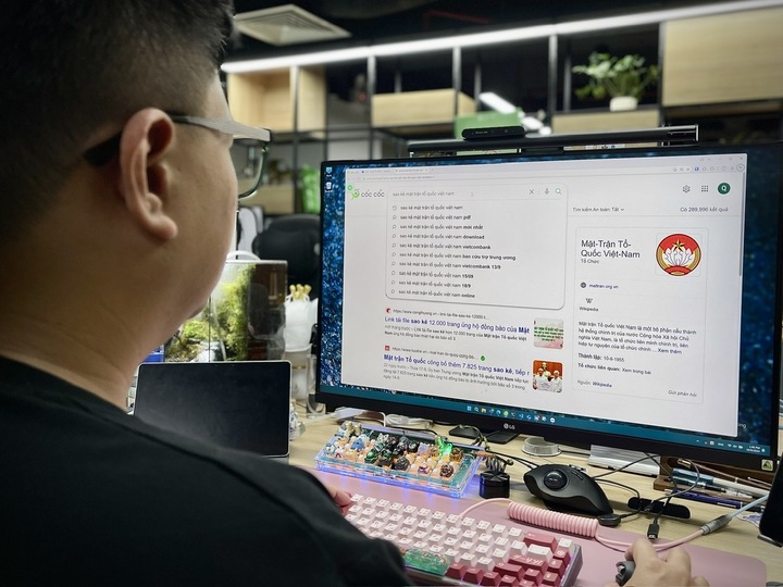"Chiến dịch" xem sao kê tìm sự thật về người nổi tiếng làm từ thiện, khiến những từ khóa liên quan có lượng truy cập tăng đột biến.