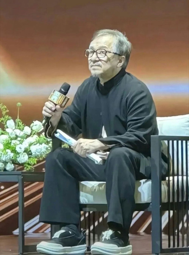 Thành Long vẫn thử sức với nhiều vai diễn mới dù đã 70 tuổi.