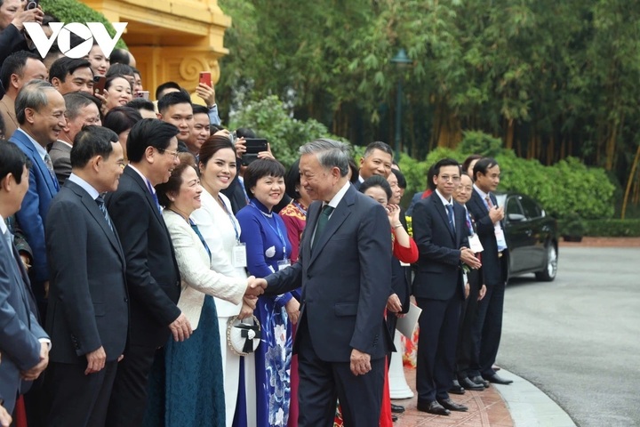 Tổng Bí thư, Chủ tịch nước Tô Lâm gặp gỡ đại diện giới doanh nhân Việt Nam.