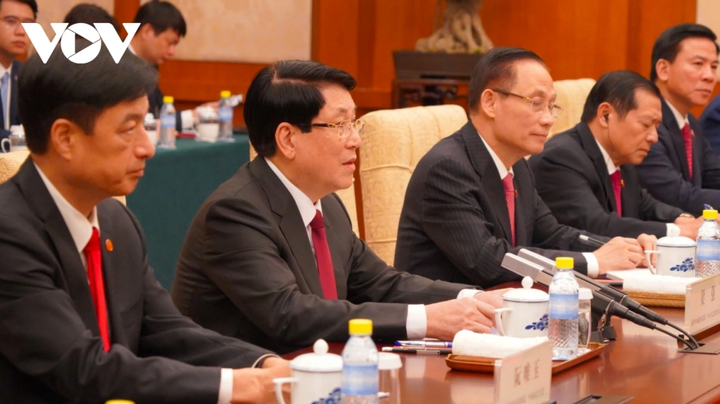 Thường trực Ban Bí thư Lương Cường phát biểu tại buổi làm việc với Bí thư Ban Bí thư, Chánh Văn phòng Trung ương Đảng Cộng sản Trung Quốc Thái Kỳ.